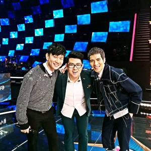 双手脚铐口球锁入笼子文
